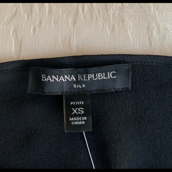 BANANA REPUBLIC PETITE BLACK SILK BLOUSE - Picture 3 of 8